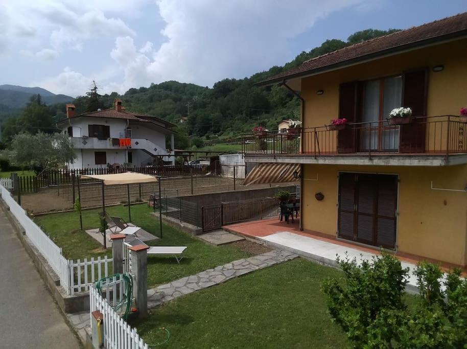 Casa Vacanze La Cicala Pontremoli Eksteriør billede