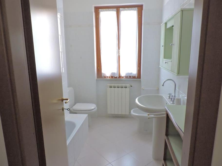 Casa Vacanze La Cicala Pontremoli Eksteriør billede