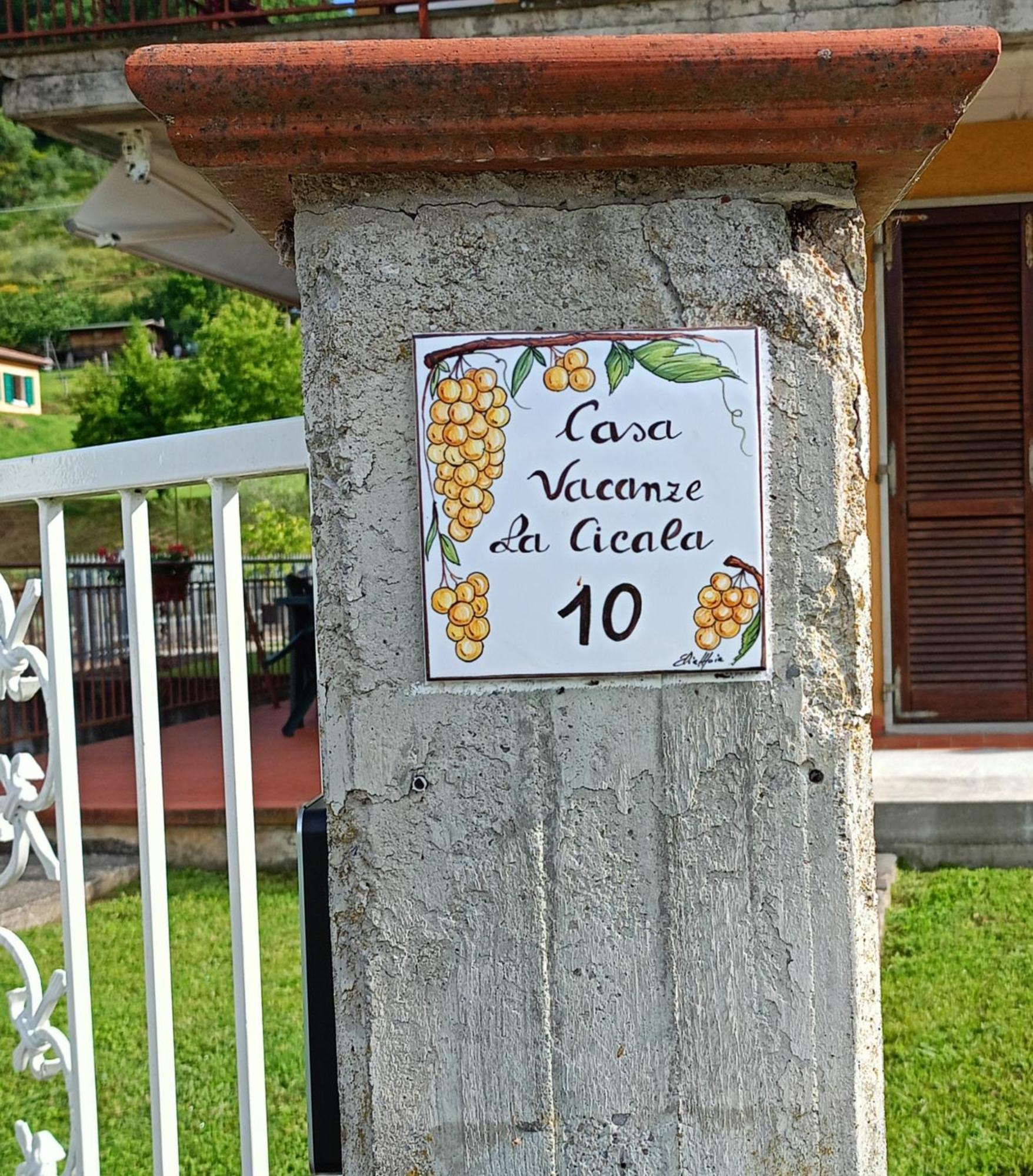 Casa Vacanze La Cicala Pontremoli Eksteriør billede